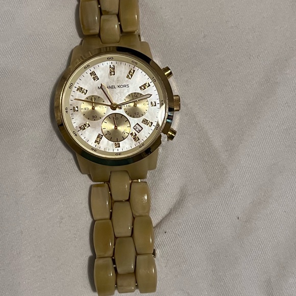 MK watch - Picture 2 of 9